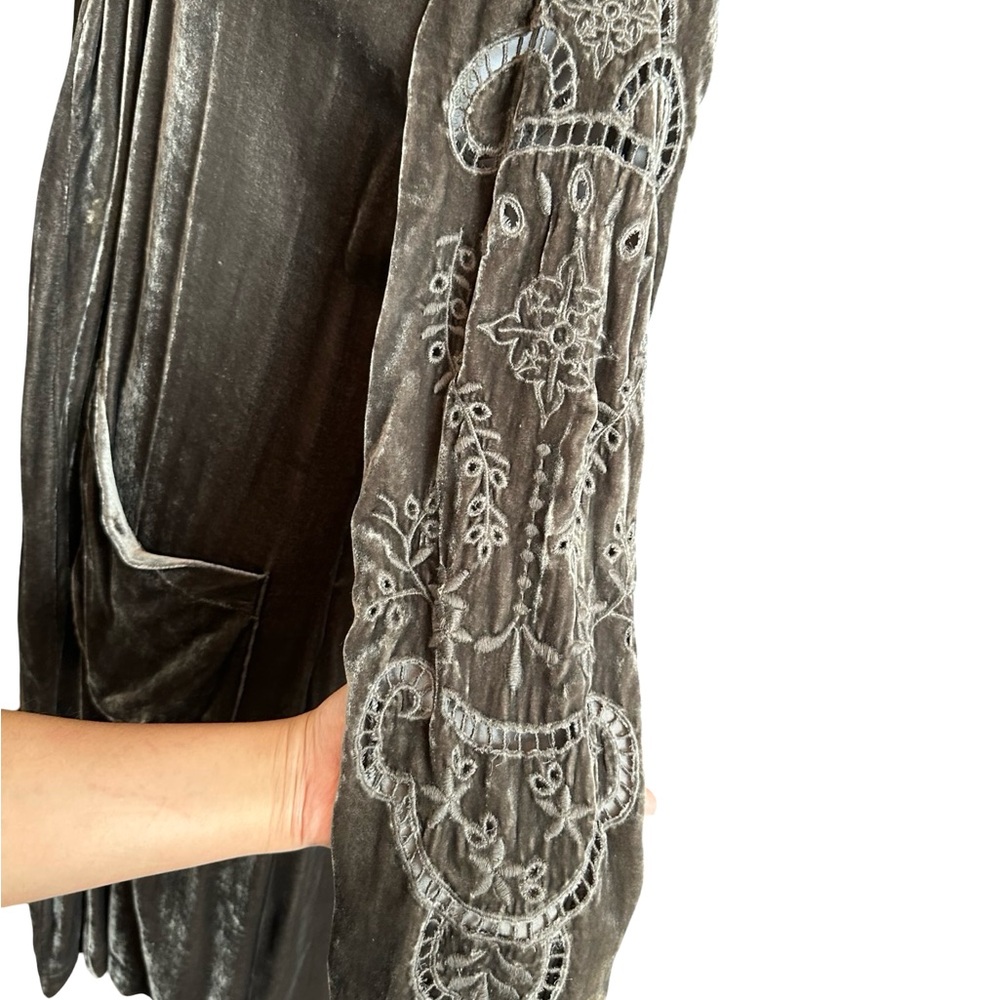 Johnny Was Love Duster Velvet Long Kimono Embroidered Gray M Whimsigoth READ - Picture 13 of 15